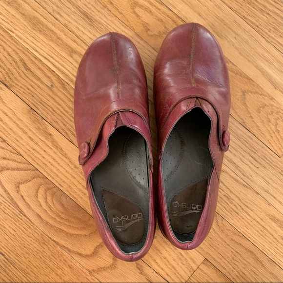 Dansko clogs leather upper button and strap detail burgundy size 40 - Picture 7 of 10